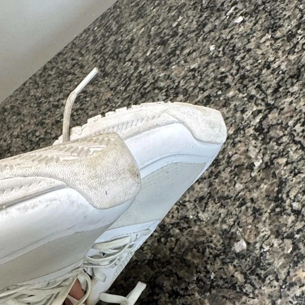 Shoes For Crews White Athletic slip resistant and oil resistant Footwear EUC 10